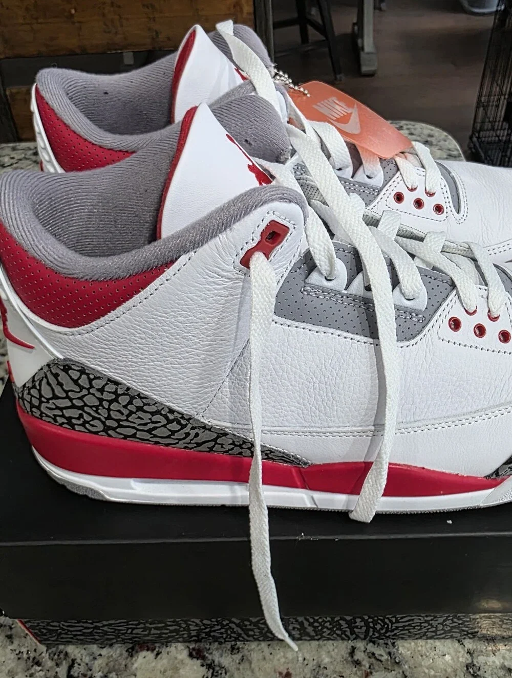 Jordan Retro 3 Fire Red (2022)